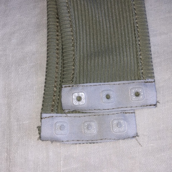 Sage bodysuit High neck , high v cut bodysuit - Picture 5 of 8